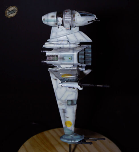 Maquette d'un B-Wing Bandai